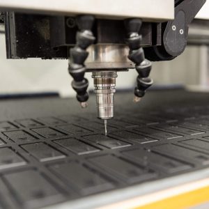 Hoe een doordacht ontwerpproces voor kunststof behuizingen tijd en kosten bespaart